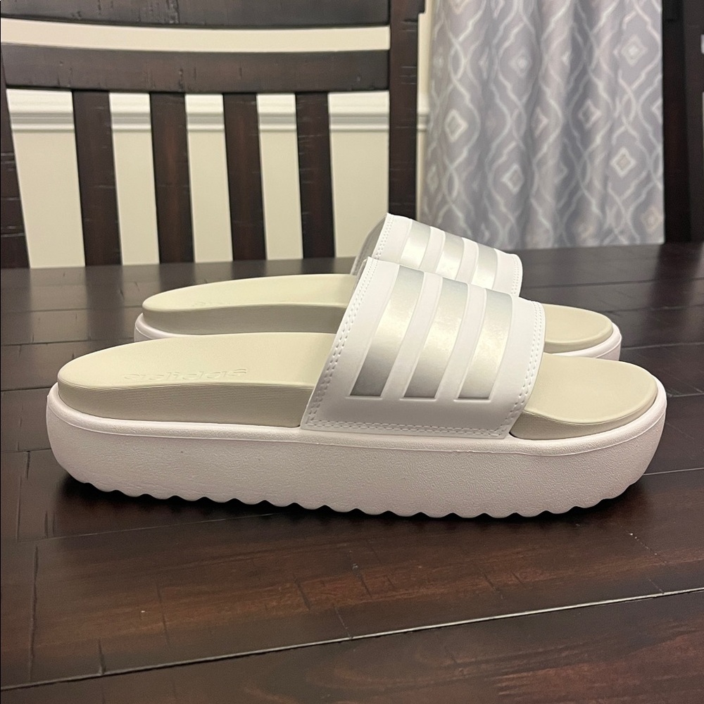 Adidas Adilette Platform Slides Sandals Shoes IE9703 white silver Women’s Sizes - Picture 3 of 12